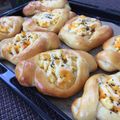 yappyパクパク's cooksnap of when they made 惣菜パンの成形①.