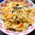 onakaski's cooksnap of when they made 簡単　鮭と干ししいたけの炊き込みご飯.