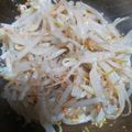 kashikoma☆'s cooksnap of when they made すごく簡単！もやしの昆布茶ピリ辛和え☆.