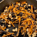 はらまってぃ's cooksnap of when they made 麺つゆで簡単♪ひじきの煮物.