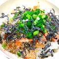 ユーロン's cooksnap of when they made 冷や飯でも♪鮭と塩昆布の混ぜご飯♡.