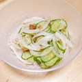 hitomi♪＊'s cooksnap of when they made きゅうりとたまねぎの梅おかか和え.