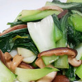 ★ちるちる★'s cooksnap of when they made 食欲そそる☆青梗菜と椎茸のバター醤油炒め.