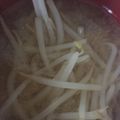 ﾌﾞﾚﾝﾀﾞ's cooksnap of when they made 超シンプル。もやしのみそ汁.