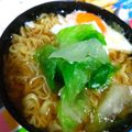 ユーロン's cooksnap of when they made レタスをぽいっ！と入れた醤油ラーメン.