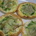 conn's cooksnap of when they made 簡単＊水菜としらす干しの餃子皮のピザ.