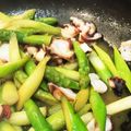 ぱちぱちの日's cooksnap of when they made アスパラとタコのガリバタ炒め.
