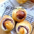 YUH♡ママ's cooksnap of when they made くるくるキノコあんぱん.