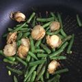 clarge's cooksnap of when they made 塩麹さんde帆立とさやえんどうの大蒜炒め.