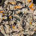Idylle♡'s cooksnap of when they made ツナとひじきの炊き込みご飯.