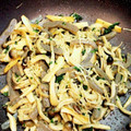 ぽんぽこ・ぼーず☆'s cooksnap of when they made 舞茸、エリンギ、シメジのバター醤油炒め.