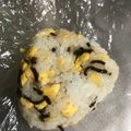 クックHYHH04☆'s cooksnap of when they made 絶品❤炒り卵と塩昆布のおにぎり.