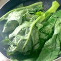 大阪のちゃーちゃん's cooksnap of when they made つるむらさきと人参のナムル☆栄養満点.