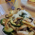 okazakana's cooksnap of when they made 2色ズッキーニとしめじのマヨ炒めチーズ風.