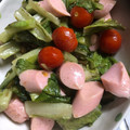 やーしー's cooksnap of when they made ロメインレタスと魚肉ソーセージの炒め物.