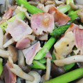 べるＬ＠ＮＩ's cooksnap of when they made 簡単ベーコンとアスパラときのこのマヨ炒め.