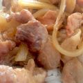 ＊kanakana＊'s cooksnap of when they made 豚こま切れ肉で簡単。甘辛豚丼！.