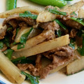 Ra16's cooksnap of when they made 牛肉とじゃがいもとニラの甘辛炒め.