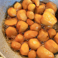 JＥＭＩ's cooksnap of when they made 出汁を使わずとも里芋煮っころがし.