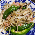 クック96NI1Q☆'s cooksnap of when they made 舞茸とソーセージとモヤシの炒め物.