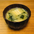 Asato★'s cooksnap of when they made わかめとエノキダケのみそ汁.