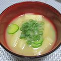 ジョングレ's cooksnap of when they made 母の味♬きゅうりと油揚げの味噌汁.