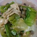 momocookin's cooksnap of when they made ツナ缶汁で味付けエリンギとレタスのサラダ.