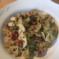 Yokchina's cooksnap of when they made アボガドとトマトのクリームパスタ.