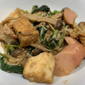 IMKI's cooksnap of when they made おさかなソーセージと厚揚げの韓国風炒め.