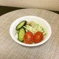 ☆こまっと☆'s cooksnap of when they made きゅうりとキャベツとトマトのサラダ.