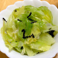 は～もにぃ's cooksnap of when they made 簡単副菜☆レタスの塩こんぶとごま油和え.