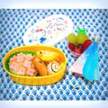こもも0613's cooksnap of when they made 梅雨弁当♡紫陽花おにぎりとかたつむり.