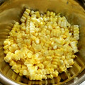 マックス＆アーク's cooksnap of when they made 楽ワザ◎生とうもろこしの粒の外し方.