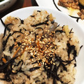 コアラとたぬき's cooksnap of when they made ひじきと生姜の炊き込みご飯.