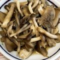 ☆ひぐま☆'s cooksnap of when they made レンジで簡単☆ガリバタ舞茸しめじ.