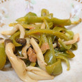 みぽぴぽ's cooksnap of when they made 簡単おいしい♪ピーマンとしめじの梅いため.