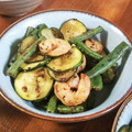 低カロ探検隊's cooksnap of when they made 美味！ズッキーニといんげんとエビの炒め物.
