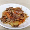 じぐろ婦人's cooksnap of when they made 牛肉のカレー醤油野菜炒め.