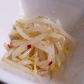 うまなみすとおおお's cooksnap of when they made 再現レシピ＊簡単副菜ピリ辛味付けもやし.