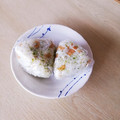 take♪aki♪'s cooksnap of when they made 悪魔のおにぎり★たぬきおにぎり♪揚げ玉.