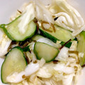 Marmo's cooksnap of when they made 簡単！きゅうりとキャベツの浅漬け.