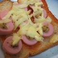 あゆたっくん's cooksnap of when they made *魚肉ソーセージのチーズトースト*.