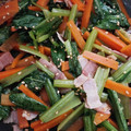 ゆゆ02's cooksnap of when they made 小松菜とベーコンの和風炒め.