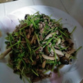 うさっこぱん's cooksnap of when they made 豆苗としめじのニンニクうまうま炒め♪.