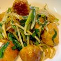 遥☆海's cooksnap of when they made ☰中華風肉団子で、ニラともやしの炒め物☰.