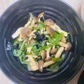 meechan_y's cooksnap of when they made レンジでしめじと大葉と海苔の和え物.