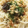 seacomet's cooksnap of when they made 簡単♡めちゃウマ♡サバ缶でぶっかけ冷麦♡.