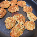 えみ～り's cooksnap of when they made おつまみに☆エビと長芋のおやき♪.