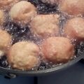 GOKU実's cooksnap of when they made 豆腐でサーターアンダギー.