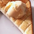 しまりすらいふ。's cooksnap of when they made 自宅で簡単♪ハチミツトーストアイス乗せ.